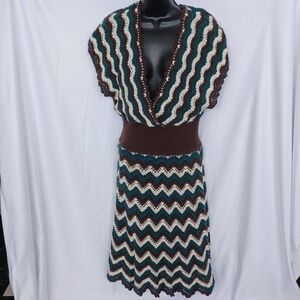 BCBGMaxAzria Kimono Crochet Zig-Zag Dress, Ptp=18, Length=42", Stretchy